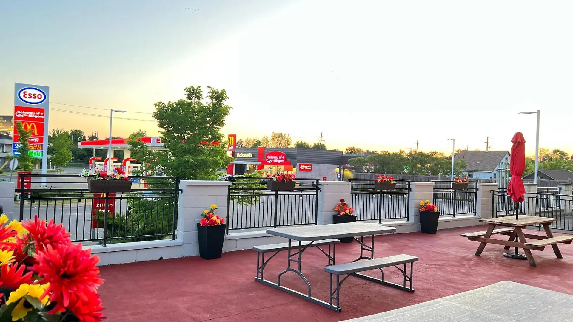 **  The Glengate Hotel & Suites Niagara Falls Canadá