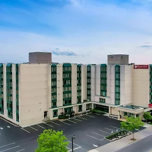 Ramada By Wyndham Near The Falls Hotel