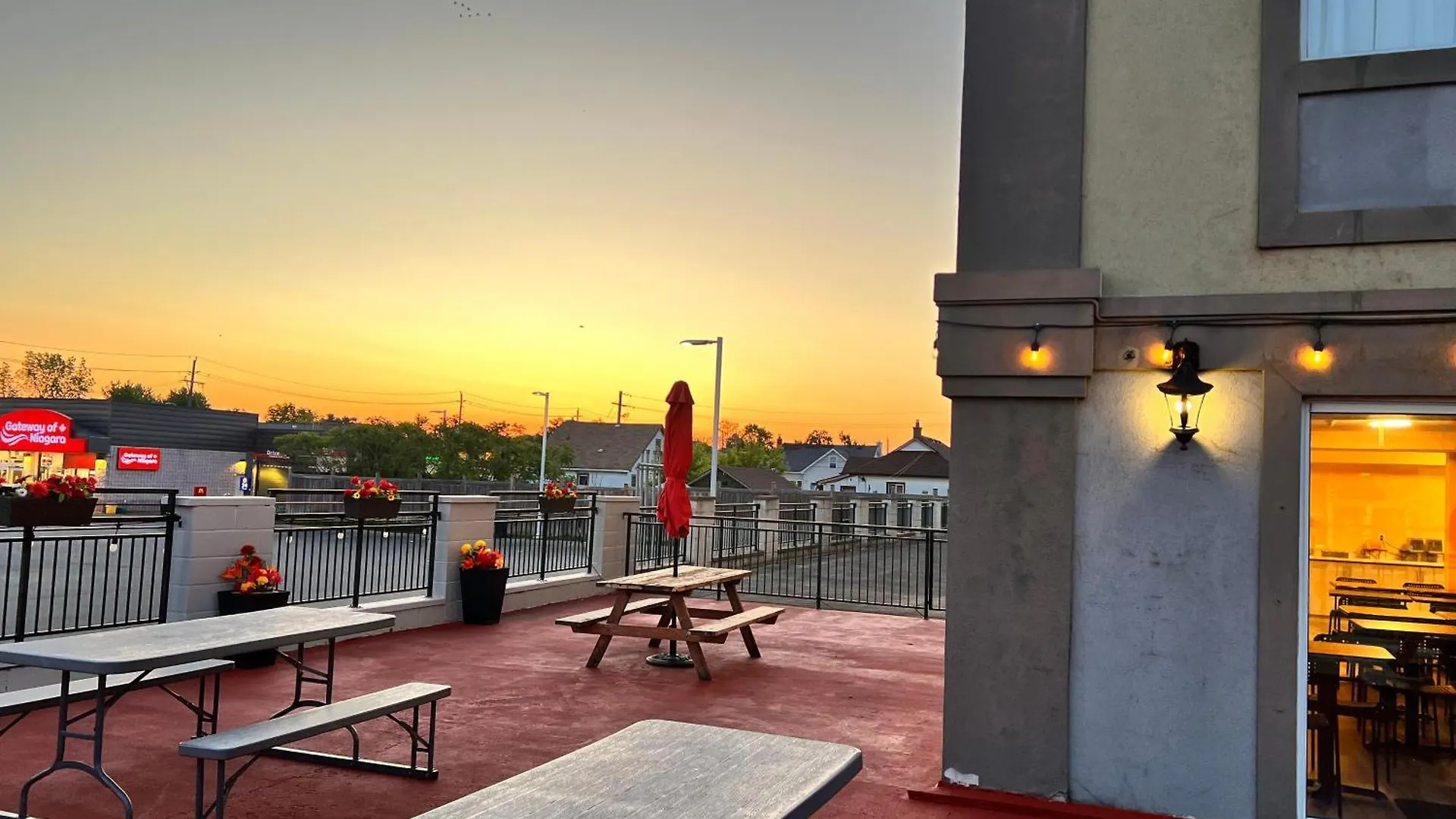 The Glengate Hotel & Suites Niagara Falls