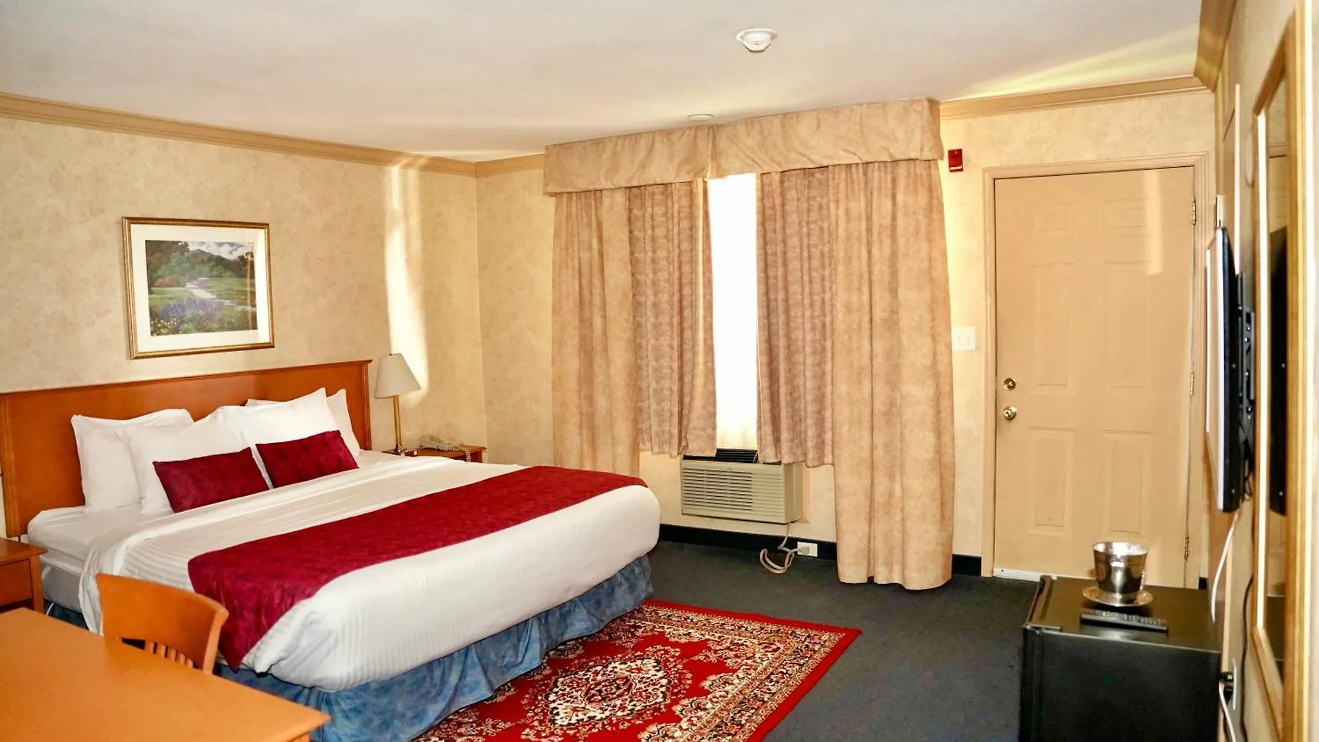 **  The Glengate Hotel & Suites Niagara Falls Canada