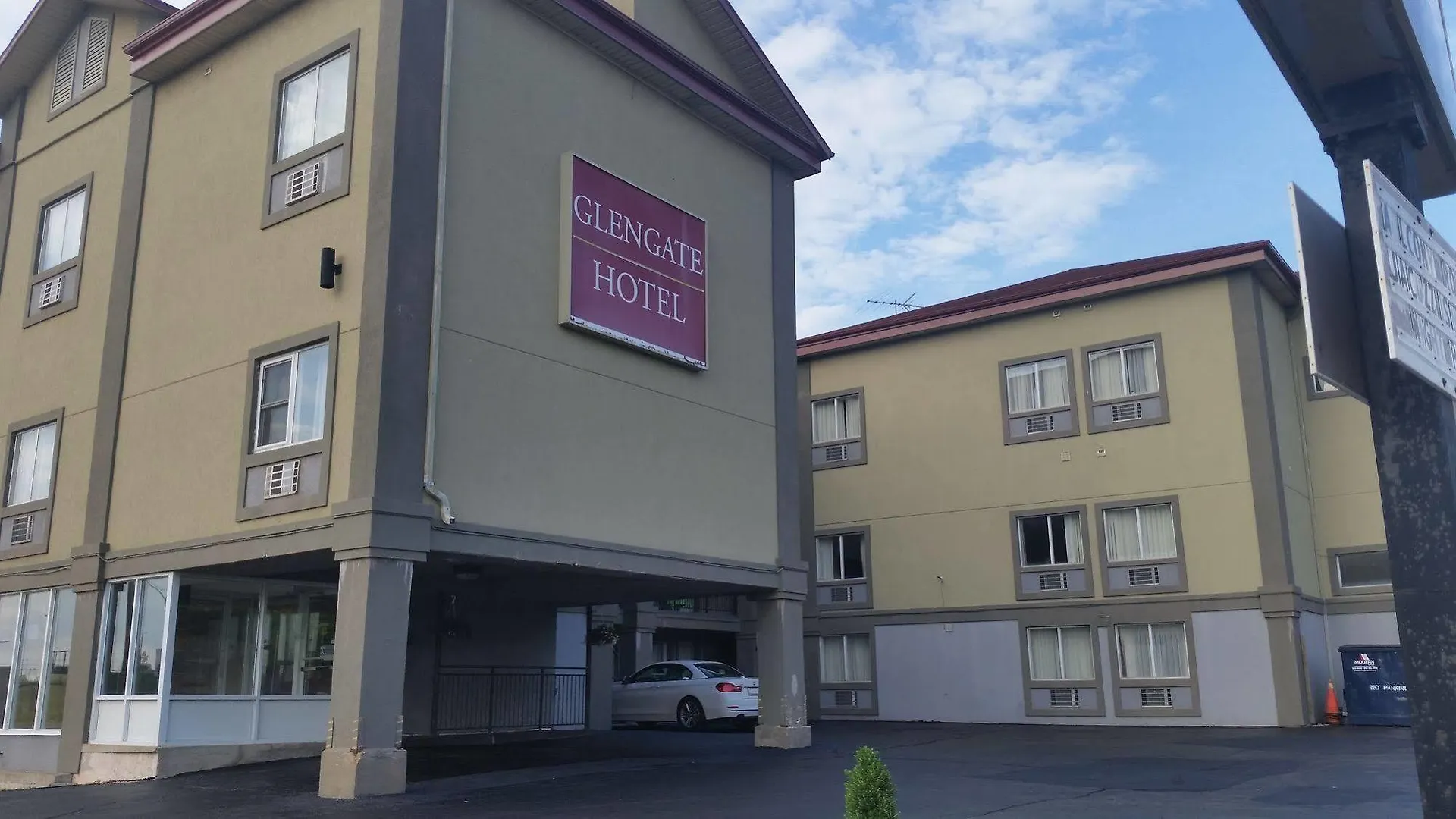 The Glengate Hotel & Suites Niagara Falls