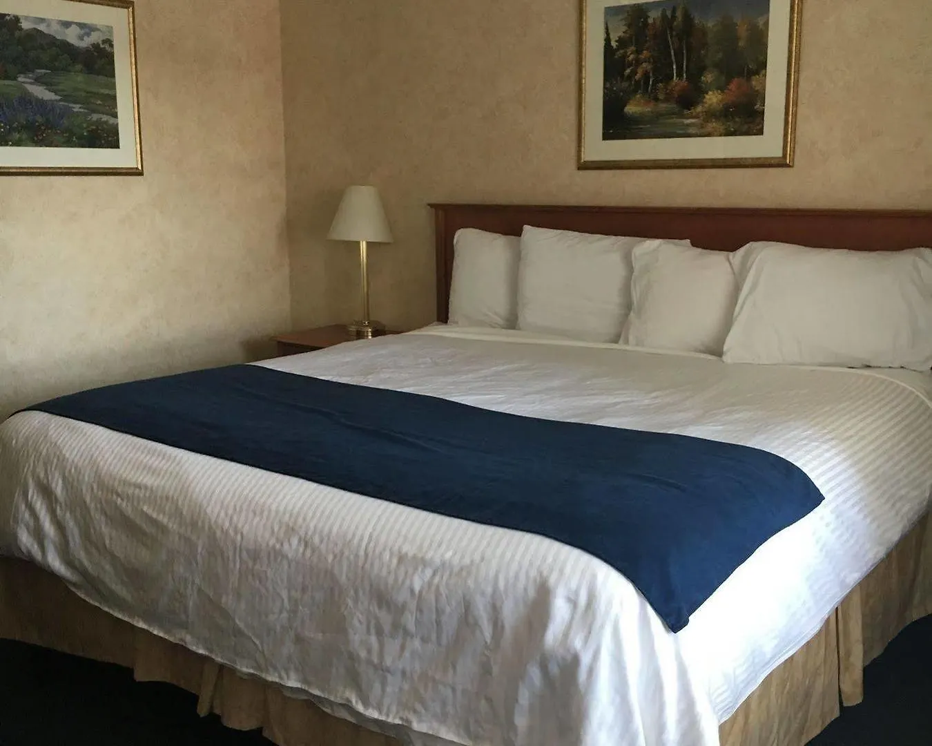 The Glengate Hotel & Suites Niagara Falls