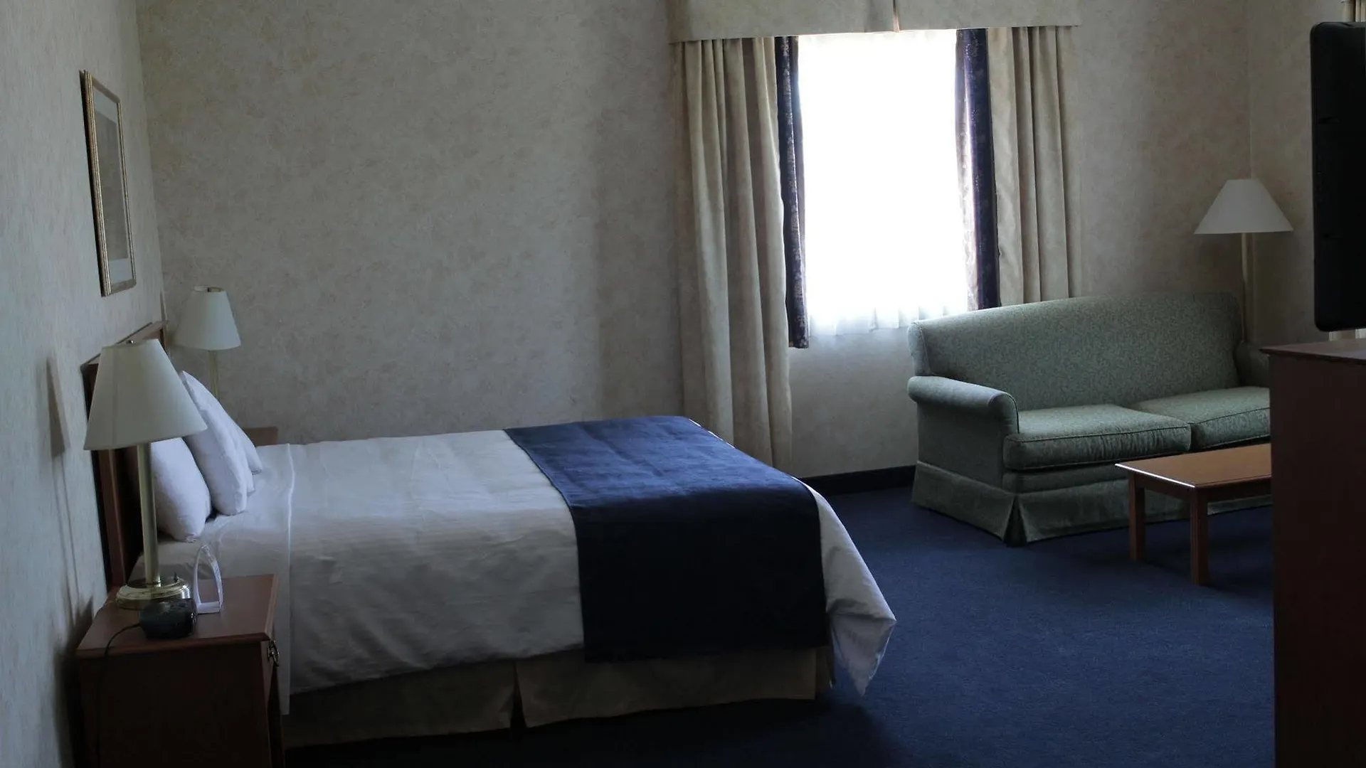 The Glengate Hotel & Suites Niagara Falls