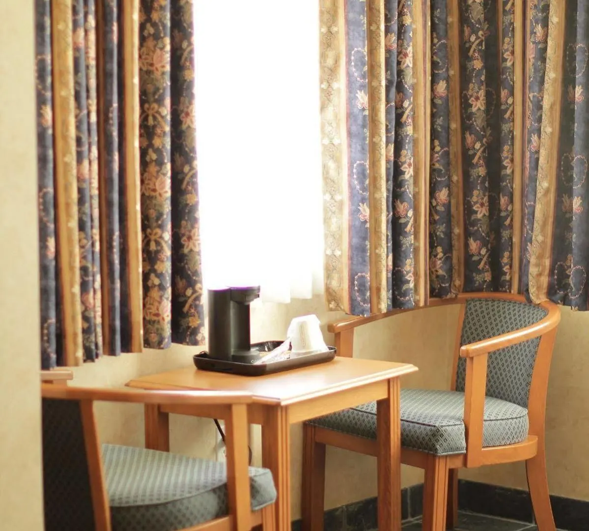 The Glengate Hotel & Suites Niagara Falls Canada